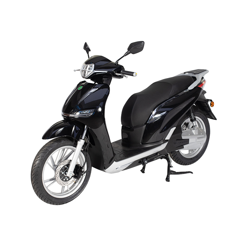Jak radzi sobie ten rower elektryczny w porównaniu z rowerem elektrycznym wyposażonym wyłącznie w przepustnicę?